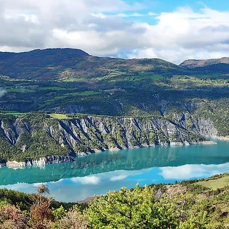 Hostel Les Terres Blanches De *