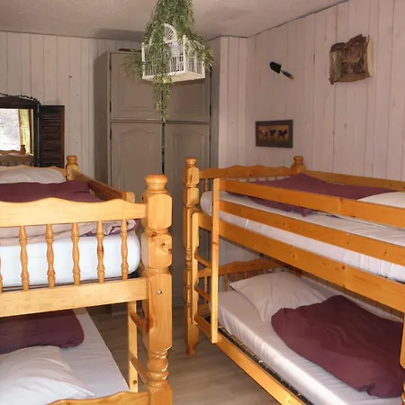 Hostel Les Terres Blanches De Méolans