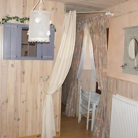 Les Terres Blanches De ホステル *