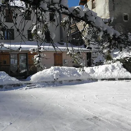 Les Terres Blanches De ホステル *